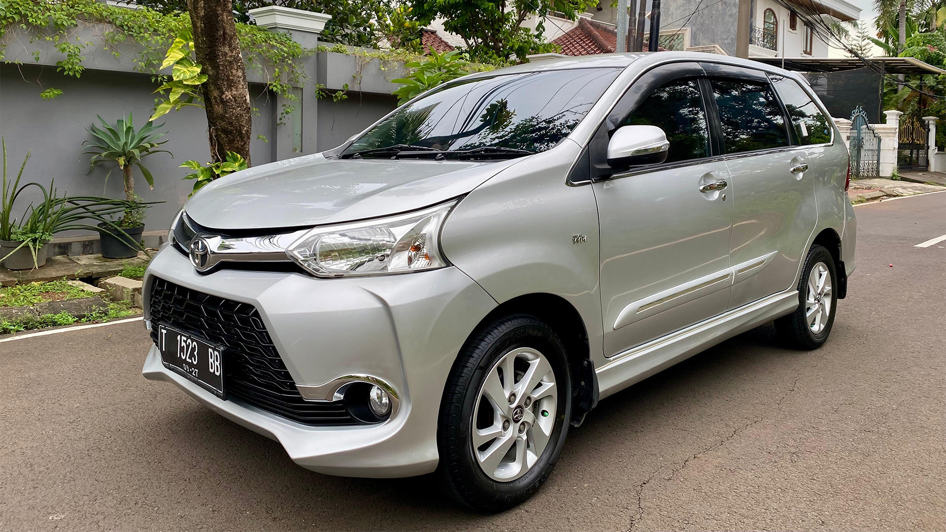 TOYOTA Avanza Veloz