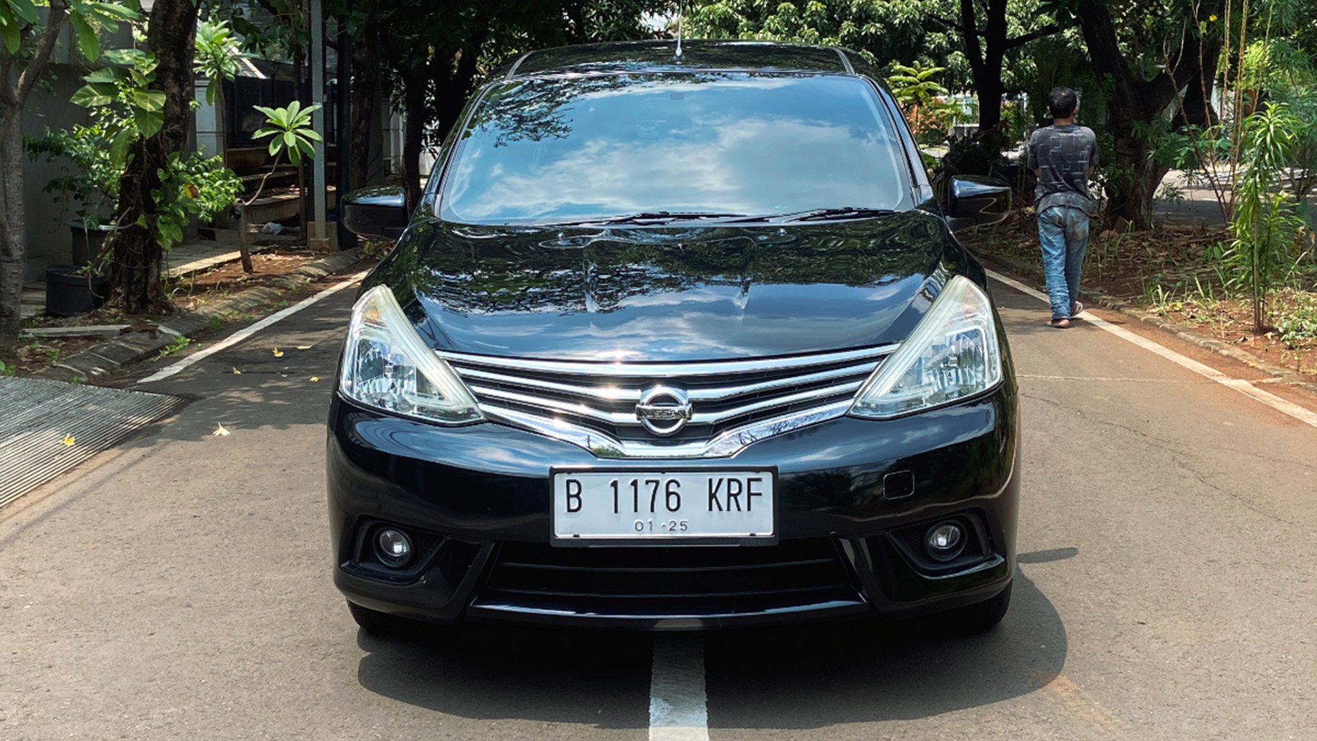 NISSAN Livina X V 2014 - Foto 2