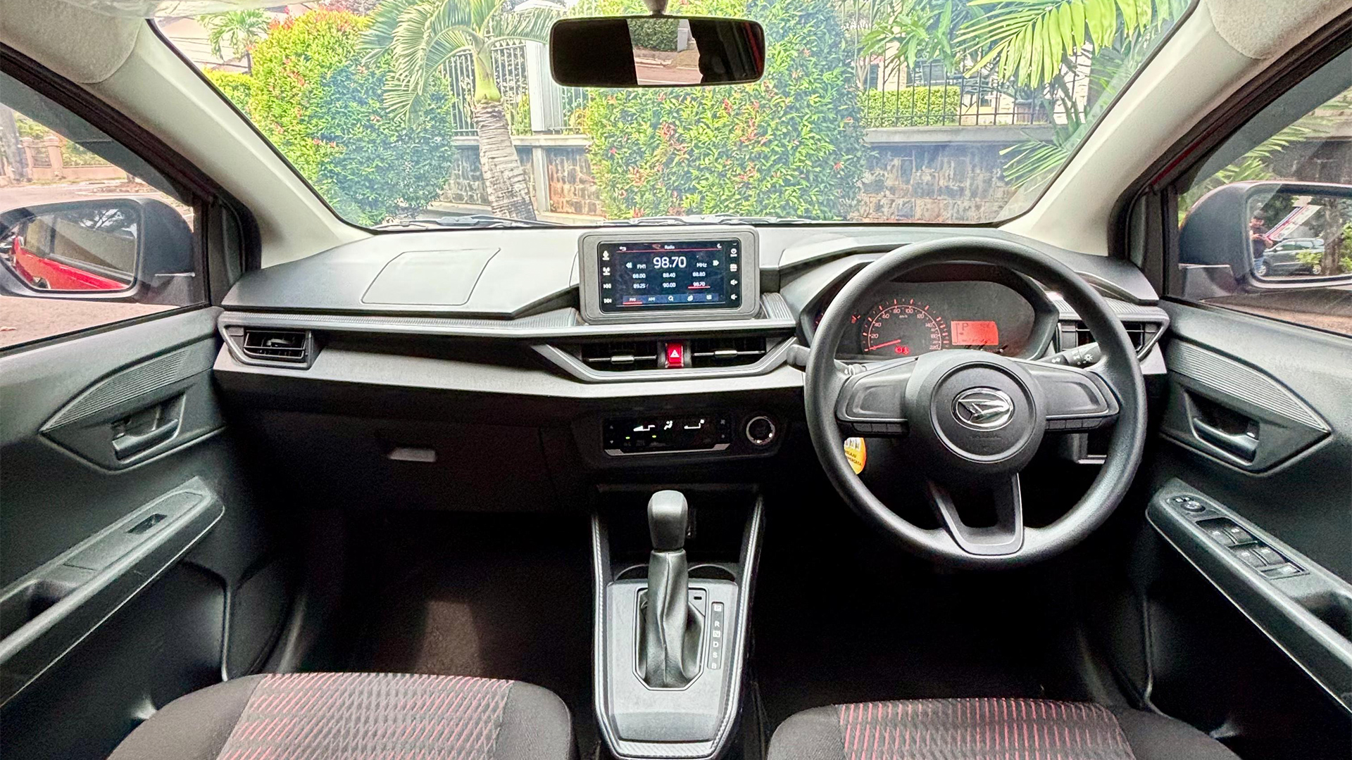 DAIHATSU Ayla R 2024 - Foto 6