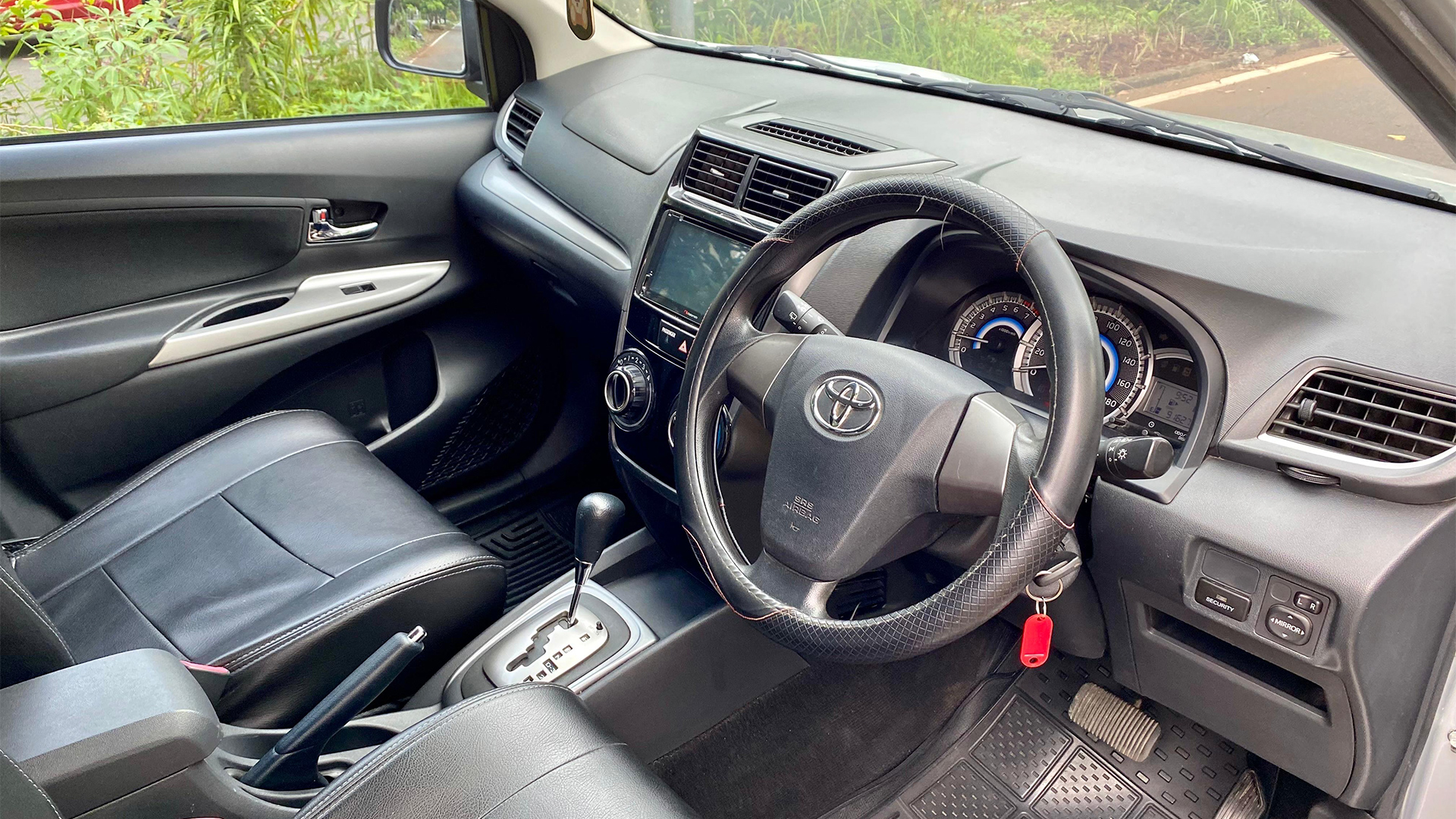 TOYOTA Avanza Veloz 2017 - Foto 8