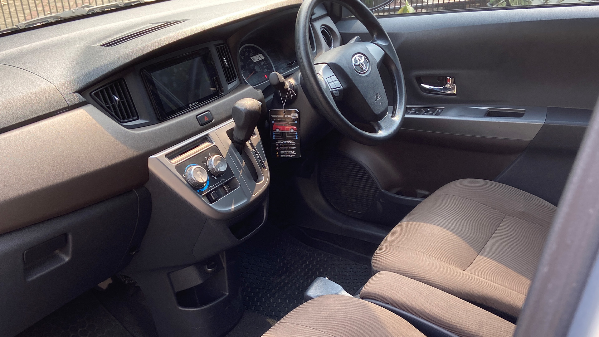 DAIHATSU Calya G 2019 - Foto 6