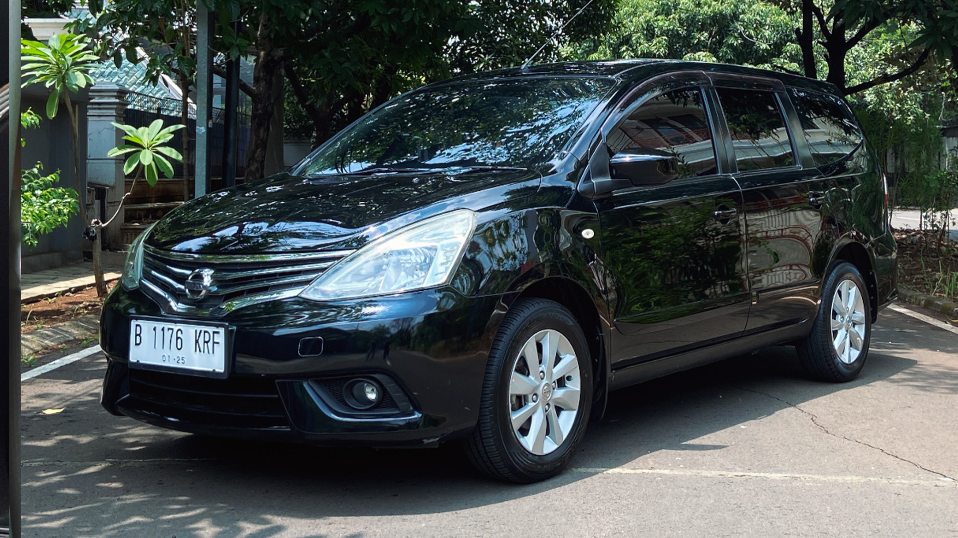 NISSAN Livina X V 2014 - Foto 4