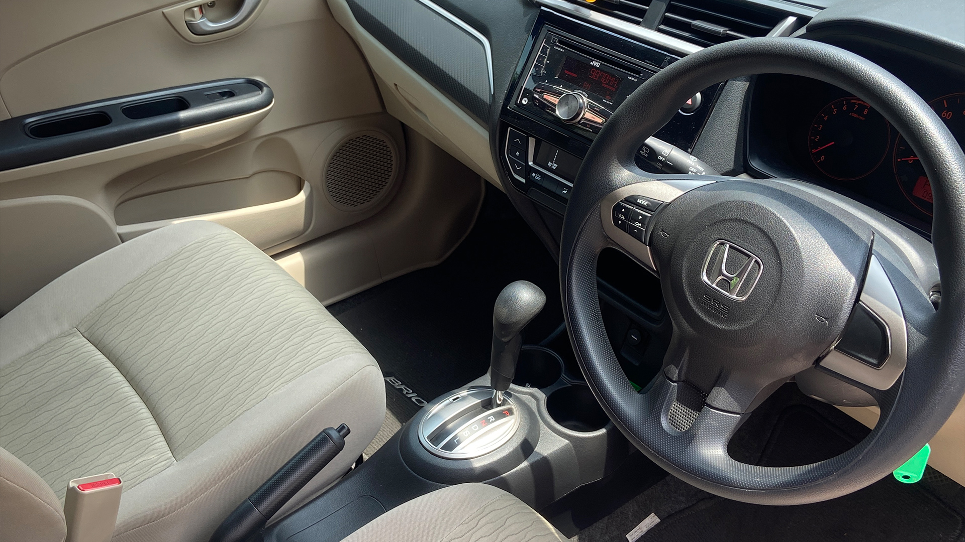 HONDA Brio E Satya 2016 - Foto 4