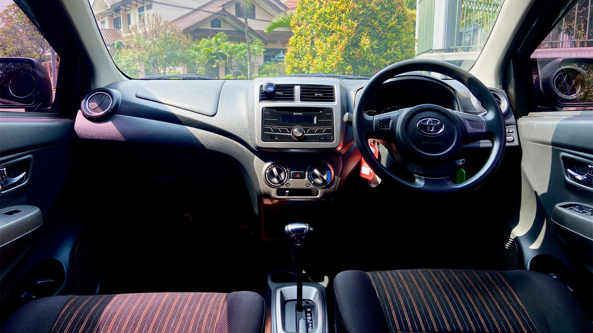 TOYOTA Agya Strd 2019 - Foto 7
