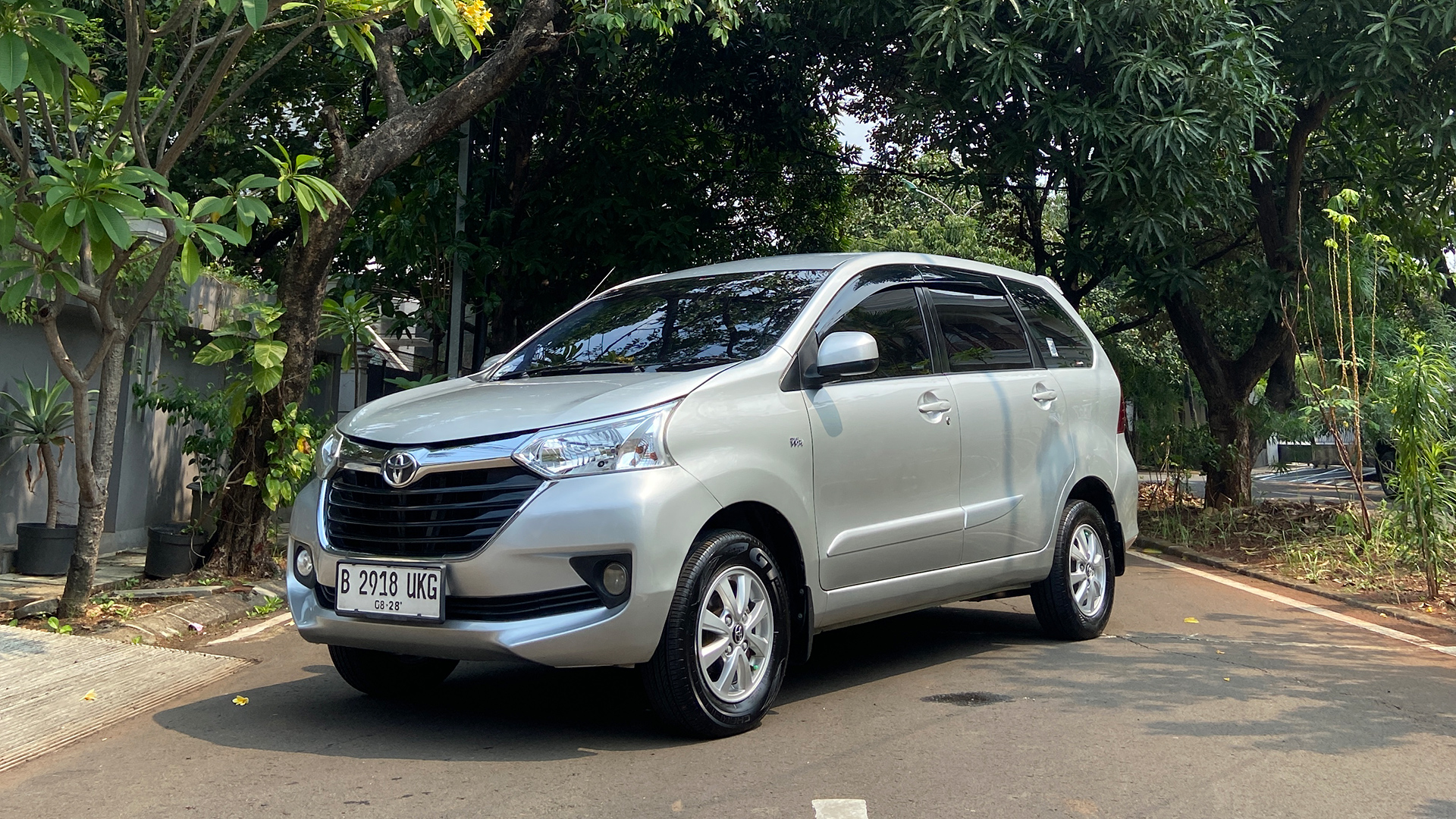 TOYOTA Avanza G